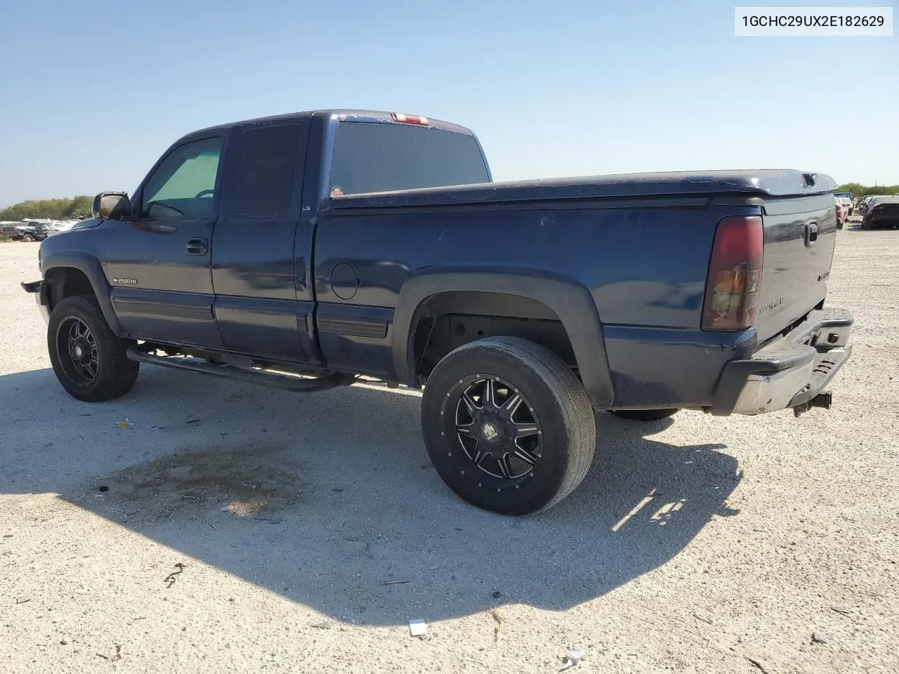 2002 Chevrolet Silverado C2500 Heavy Duty VIN: 1GCHC29UX2E182629 Lot: 75876294