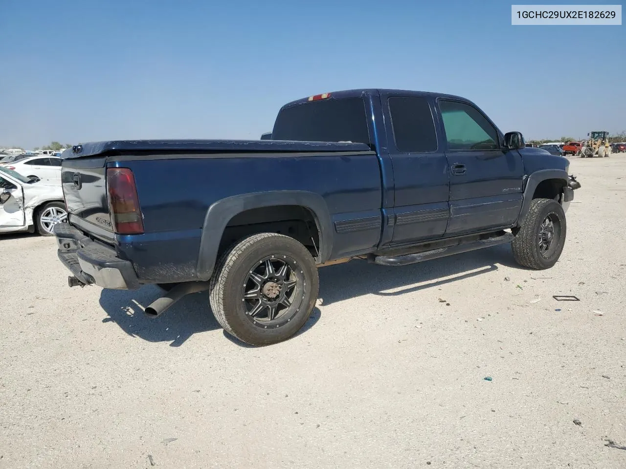 2002 Chevrolet Silverado C2500 Heavy Duty VIN: 1GCHC29UX2E182629 Lot: 75876294