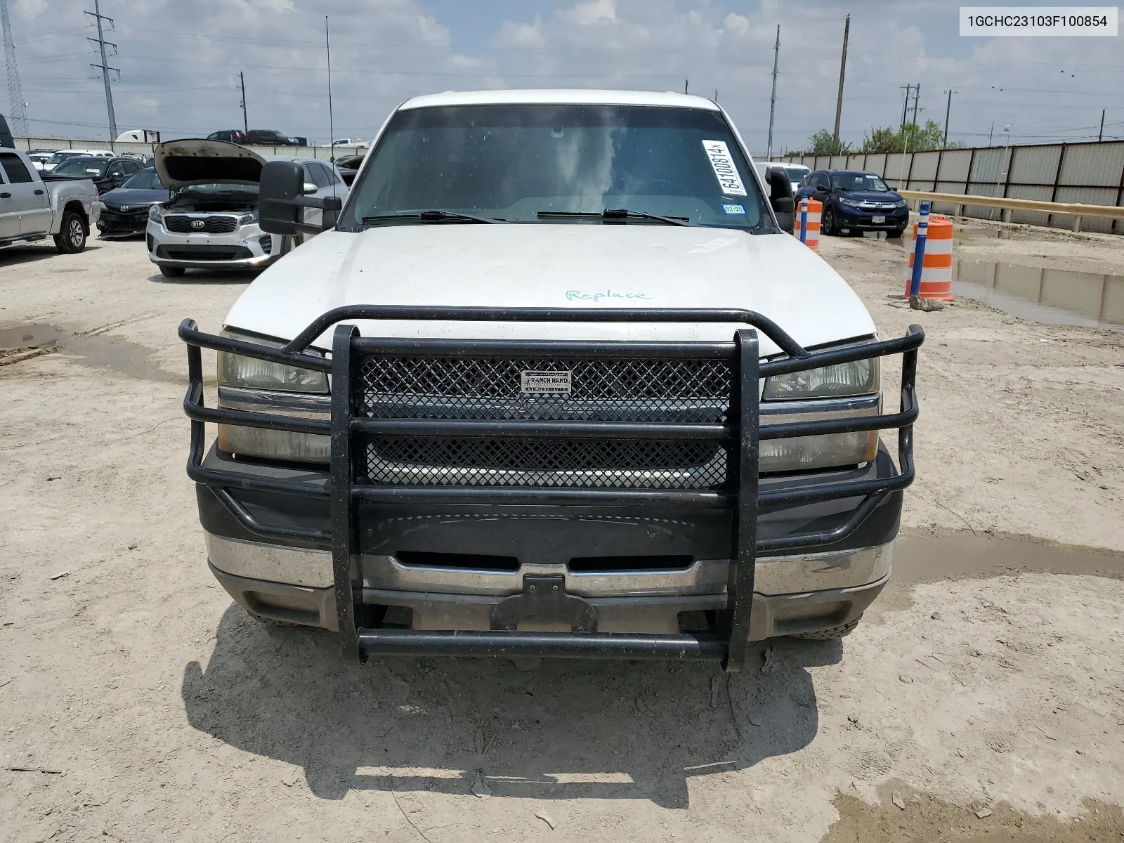 2003 Chevrolet Silverado C2500 Heavy Duty VIN: 1GCHC23103F100854 Lot: 64100814