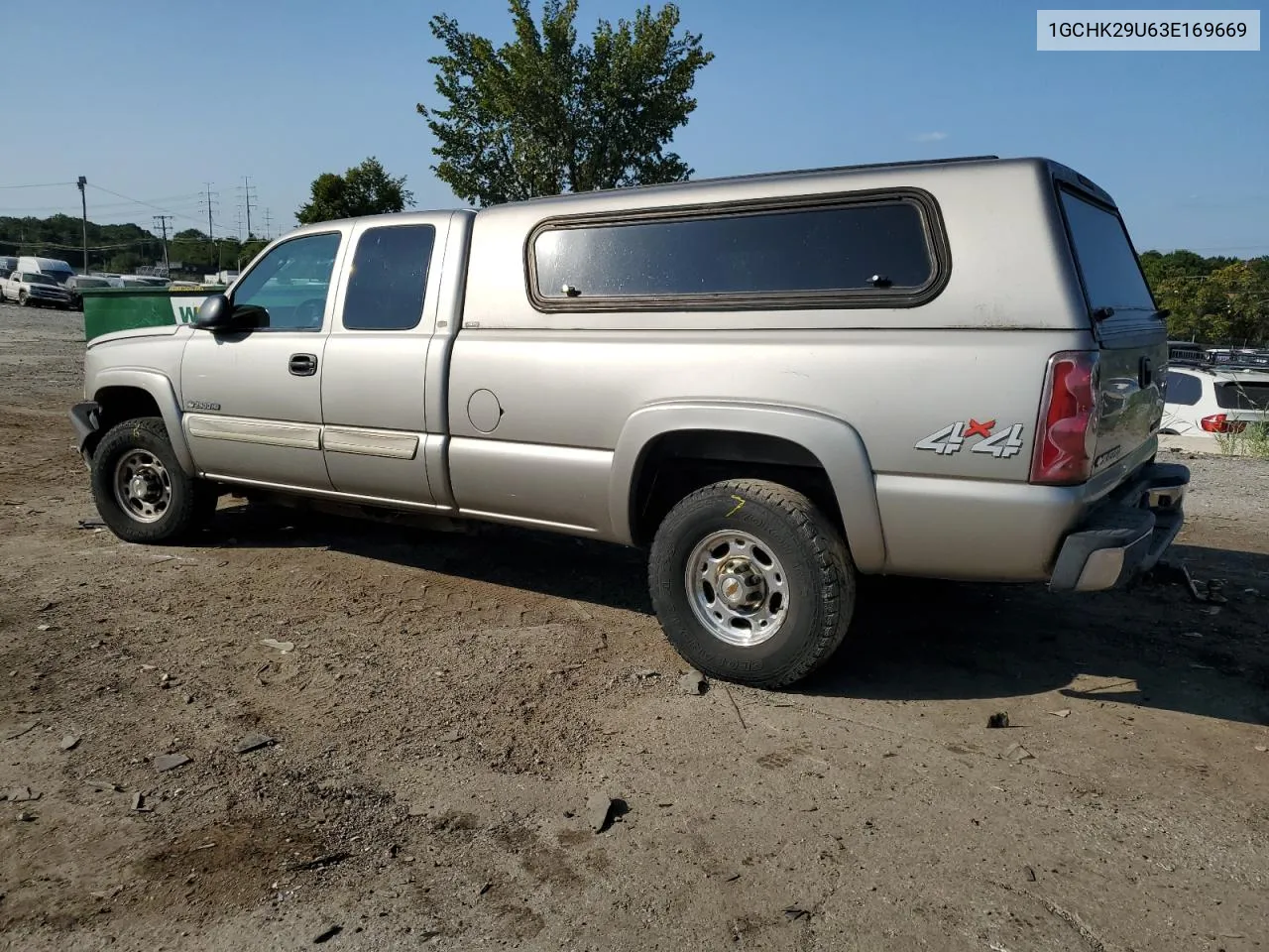 2003 Chevrolet Silverado K2500 Heavy Duty VIN: 1GCHK29U63E169669 Lot: 70198924