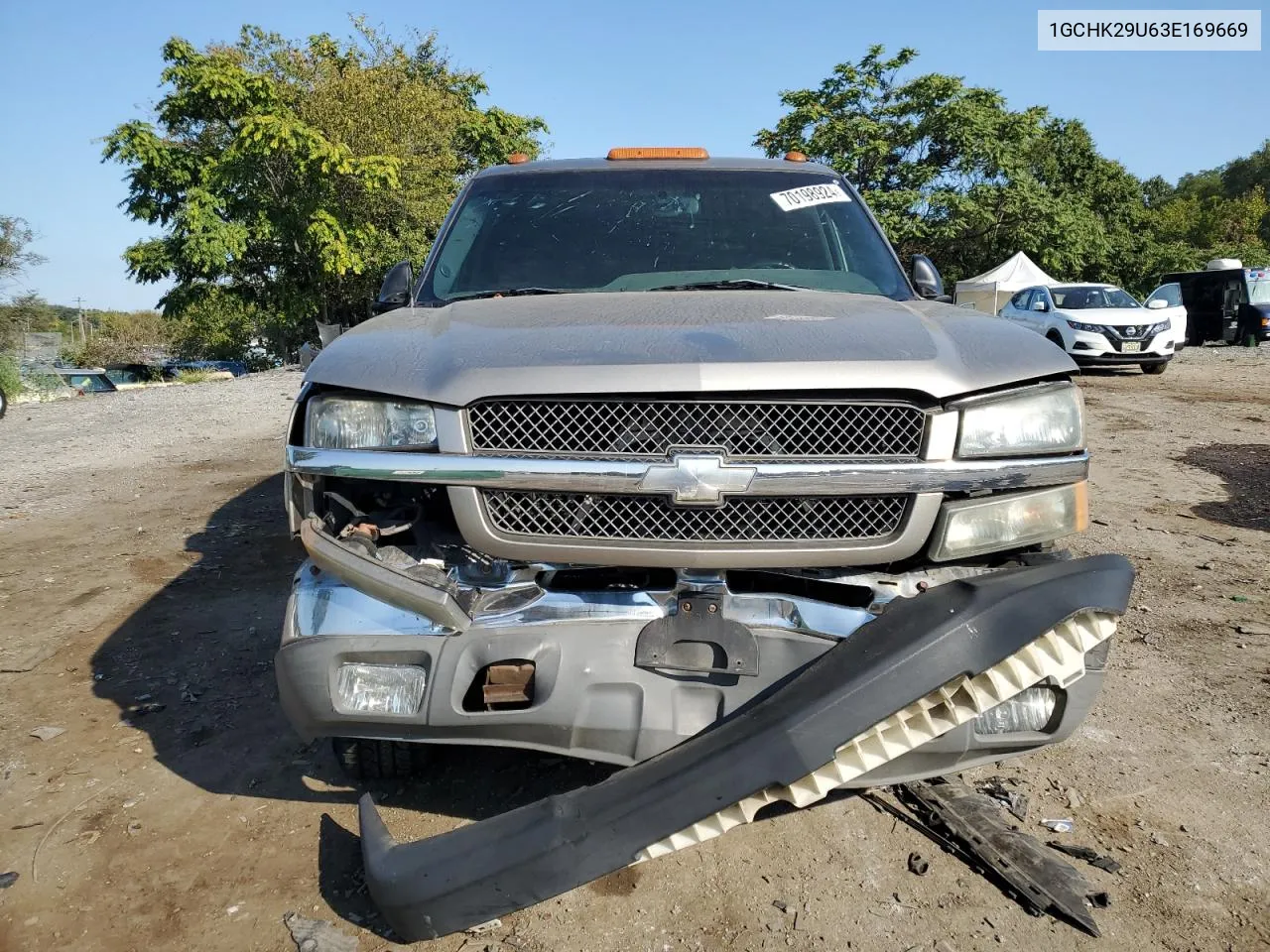 2003 Chevrolet Silverado K2500 Heavy Duty VIN: 1GCHK29U63E169669 Lot: 70198924