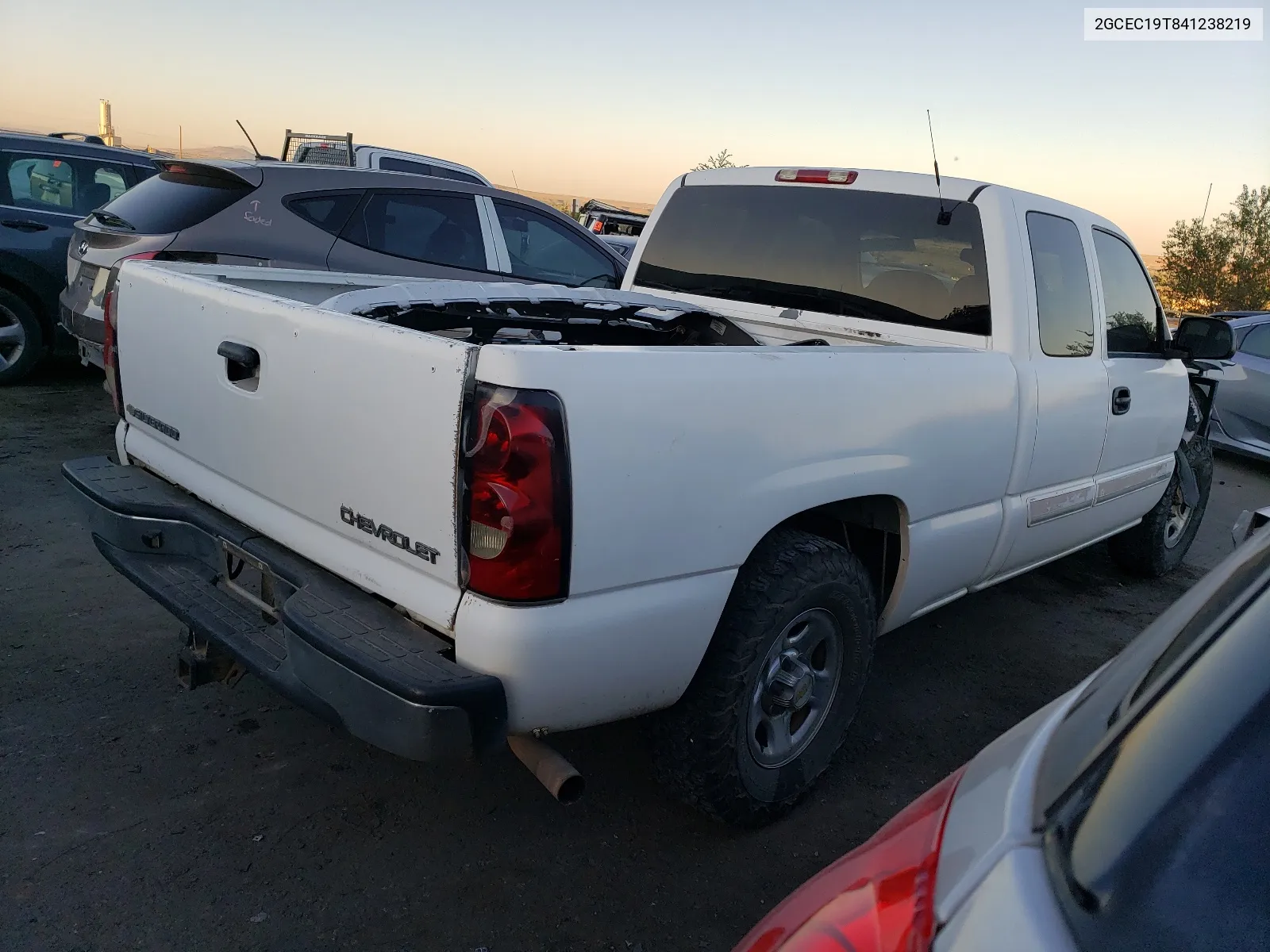 2004 Chevrolet Silverado C1500 VIN: 2GCEC19T841238219 Lot: 50061644