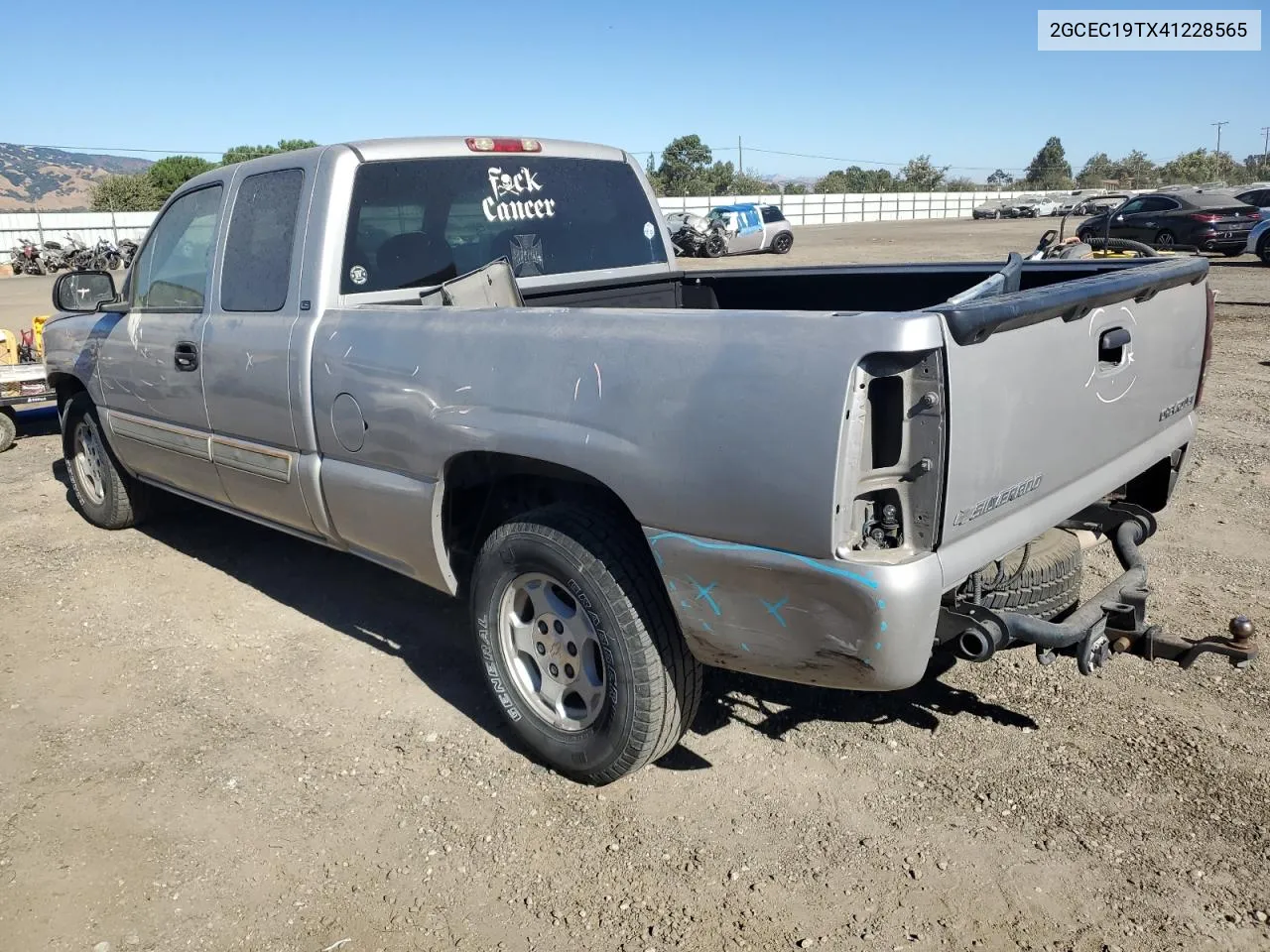 2004 Chevrolet Silverado C1500 VIN: 2GCEC19TX41228565 Lot: 67532654