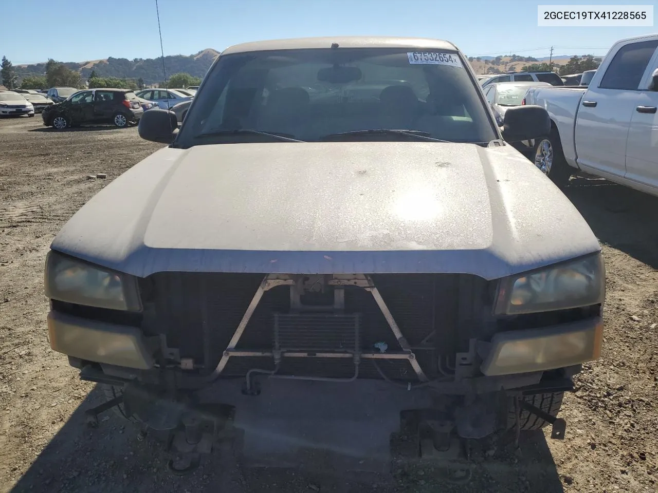 2004 Chevrolet Silverado C1500 VIN: 2GCEC19TX41228565 Lot: 67532654