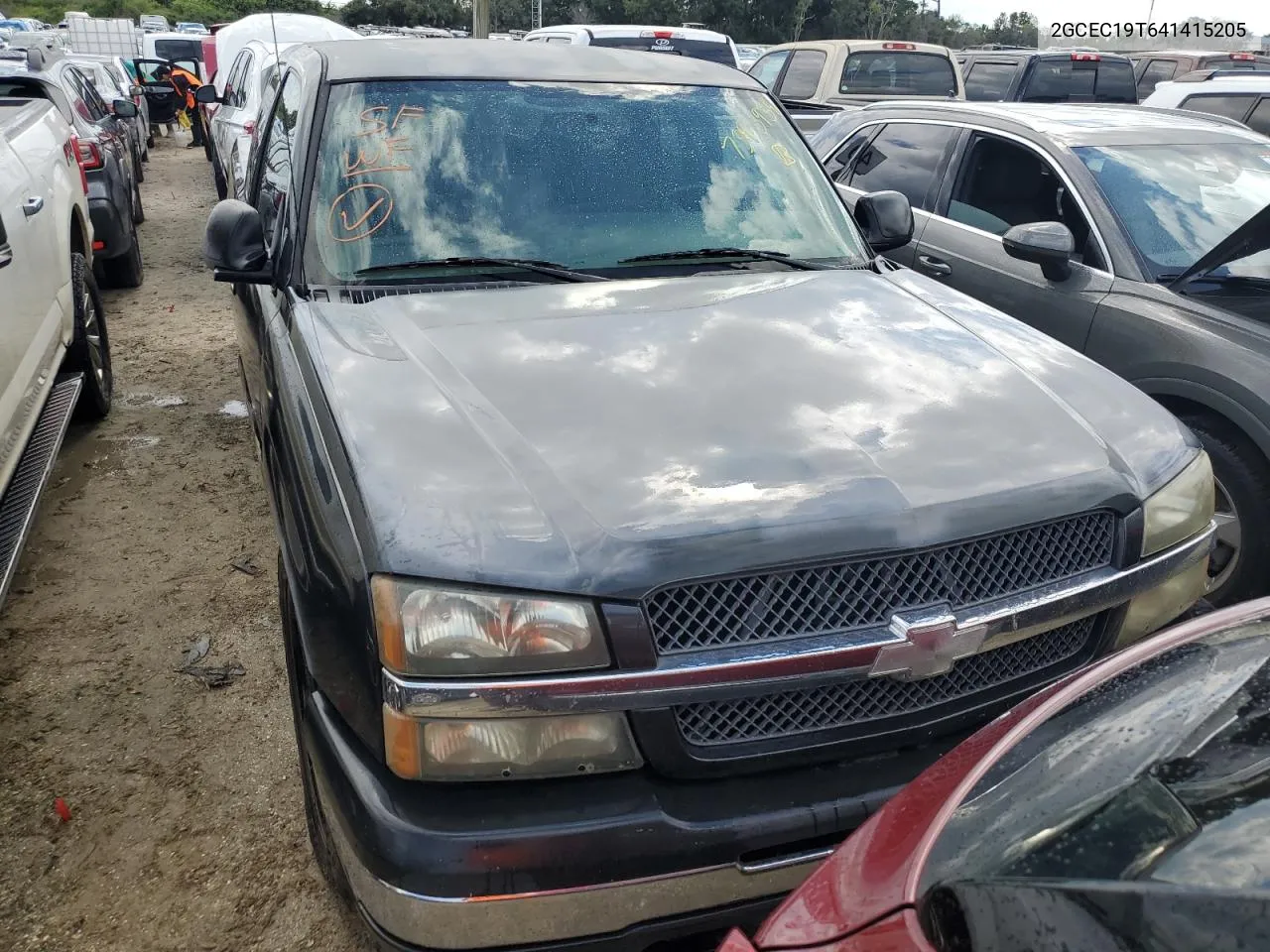 2004 Chevrolet Silverado C1500 VIN: 2GCEC19T641415205 Lot: 73973934