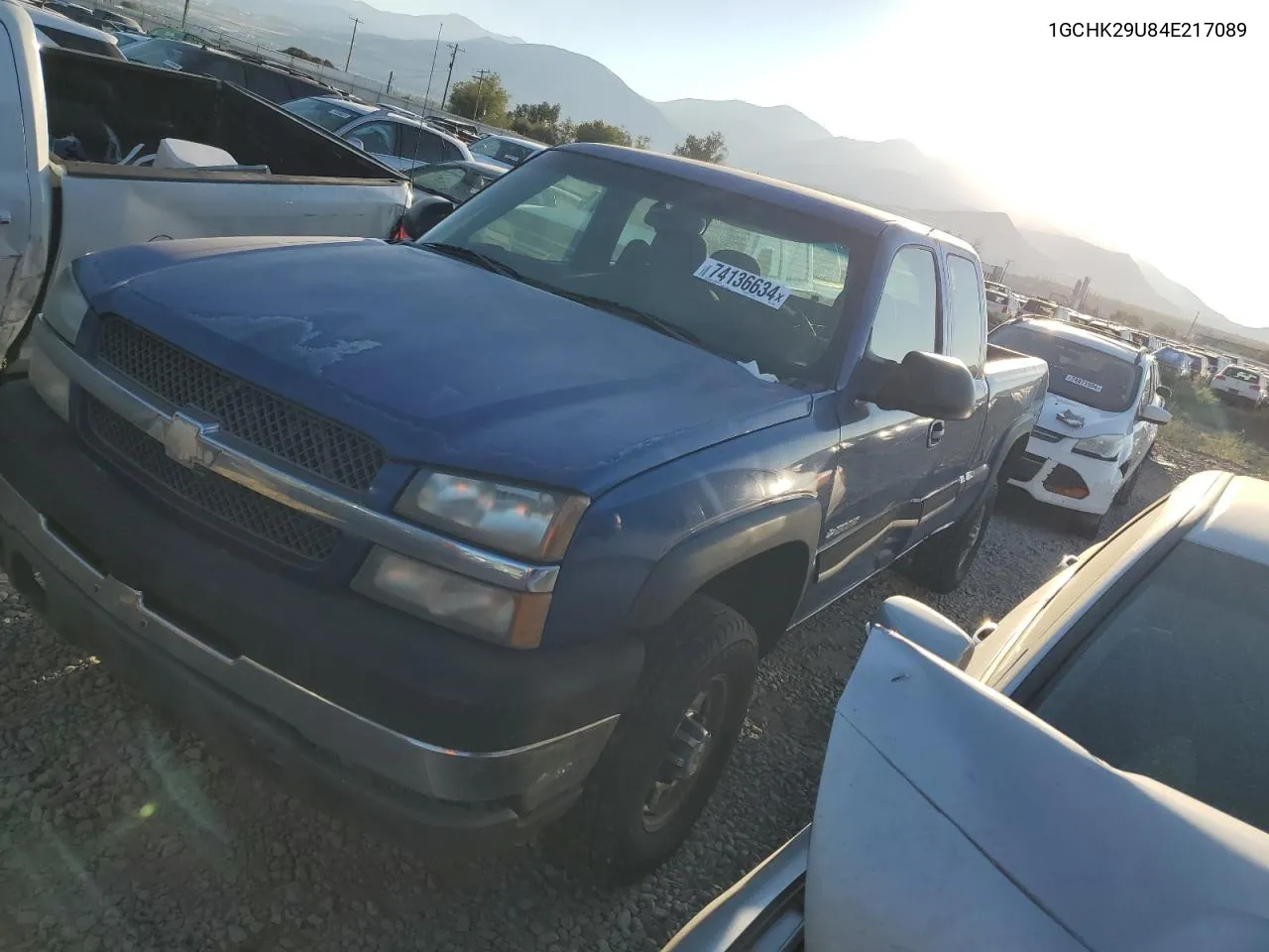 2004 Chevrolet Silverado K2500 Heavy Duty VIN: 1GCHK29U84E217089 Lot: 74136634