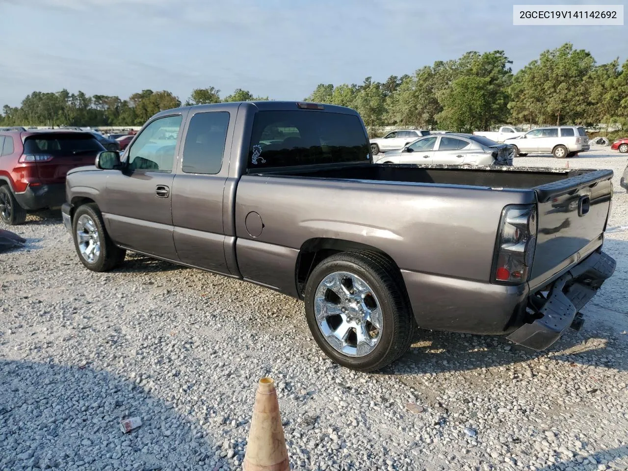 2004 Chevrolet Silverado C1500 VIN: 2GCEC19V141142692 Lot: 75953574