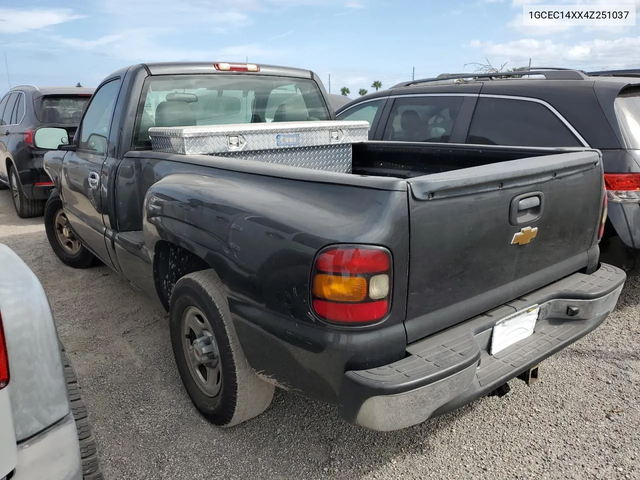 2004 Chevrolet Silverado C1500 VIN: 1GCEC14XX4Z251037 Lot: 75999414