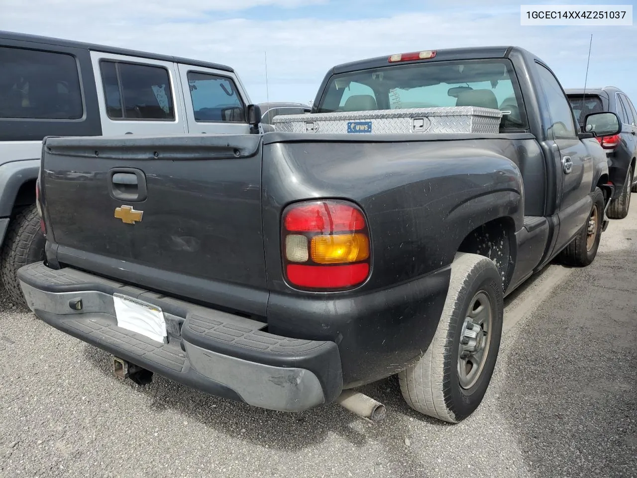 2004 Chevrolet Silverado C1500 VIN: 1GCEC14XX4Z251037 Lot: 75999414