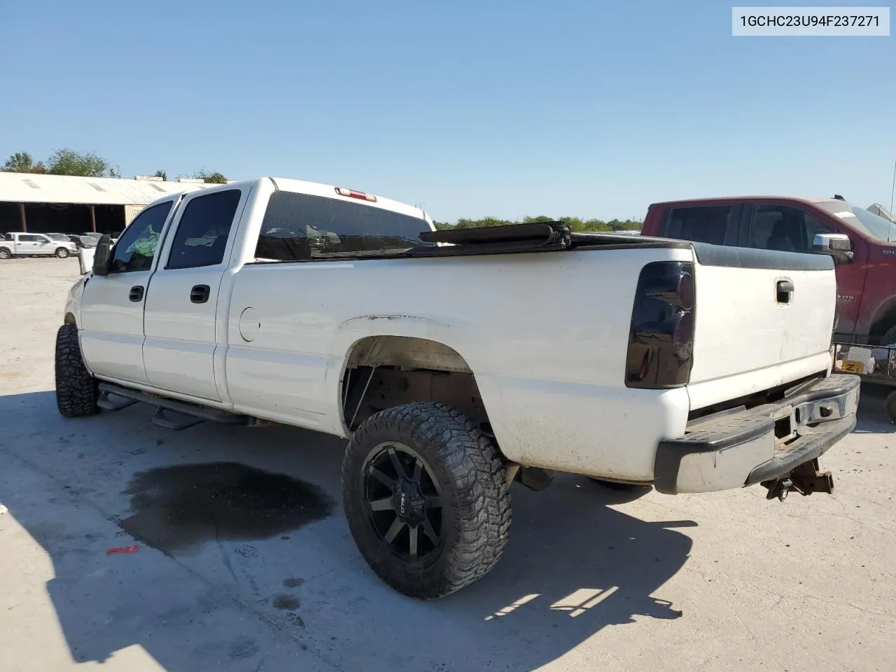 2004 Chevrolet Silverado C2500 Heavy Duty VIN: 1GCHC23U94F237271 Lot: 76339094