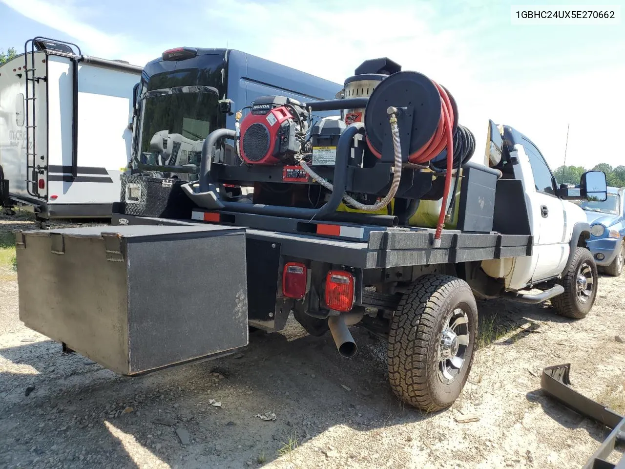 2005 Chevrolet Silverado C2500 Heavy Duty VIN: 1GBHC24UX5E270662 Lot: 60339144