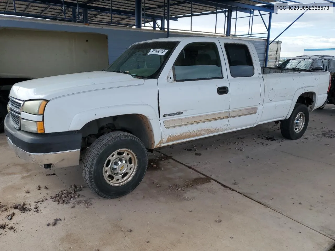 2005 Chevrolet Silverado C2500 Heavy Duty VIN: 1GCHC29U05E328573 Lot: 61296204