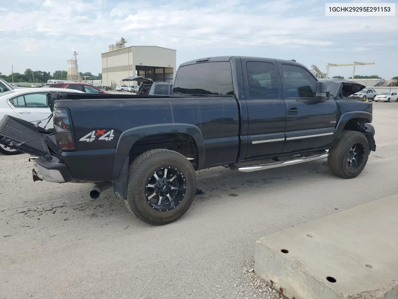 2005 Chevrolet Silverado K2500 Heavy Duty VIN: 1GCHK29295E291153 Lot: 62747414