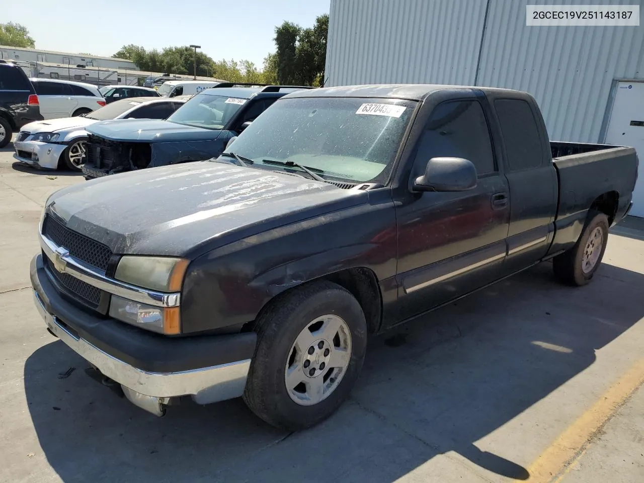 2005 Chevrolet Silverado C1500 VIN: 2GCEC19V251143187 Lot: 63704354