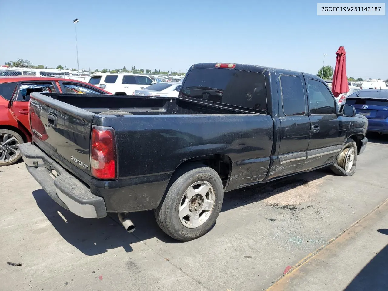 2005 Chevrolet Silverado C1500 VIN: 2GCEC19V251143187 Lot: 63704354