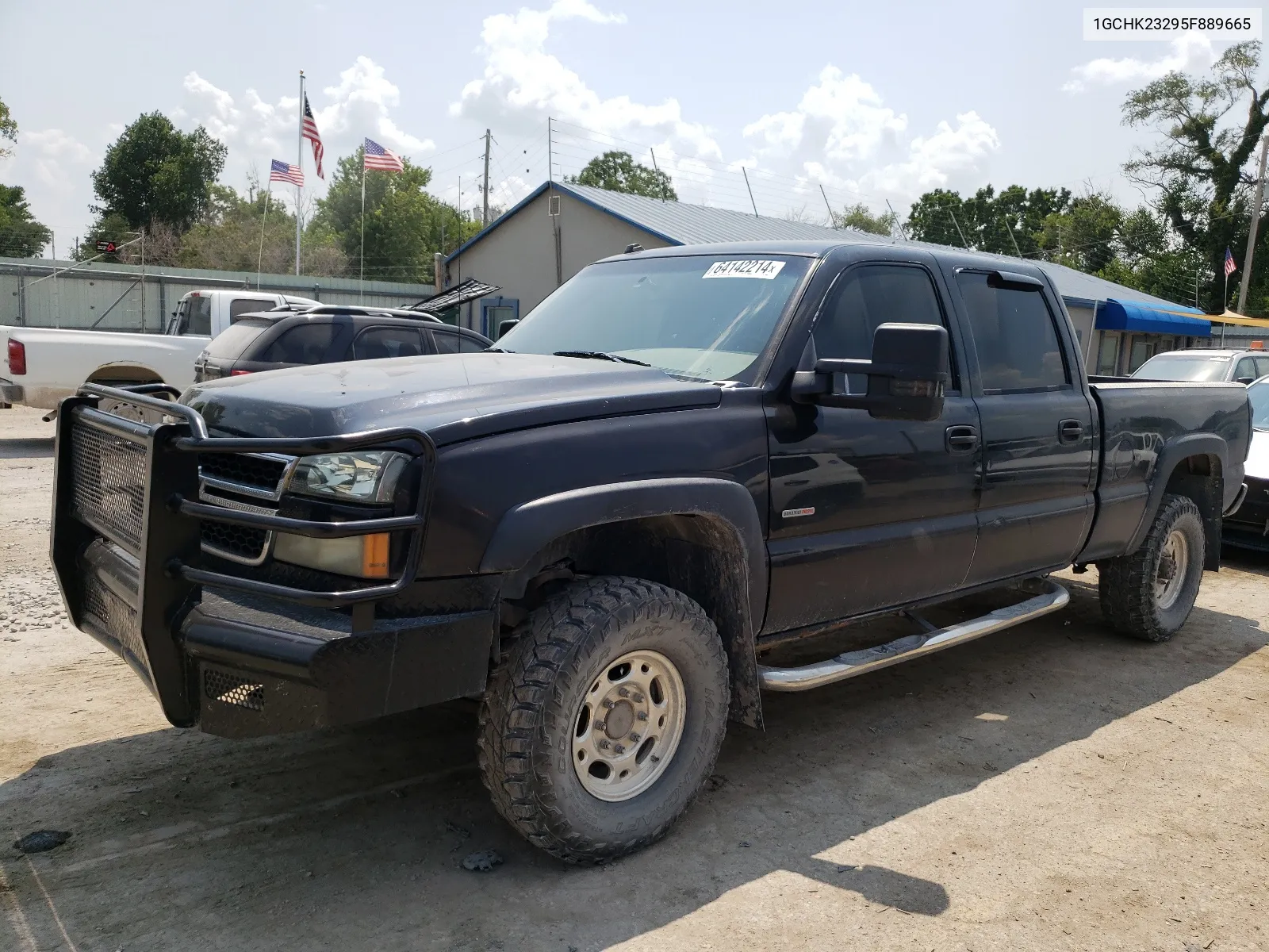 2005 Chevrolet Silverado K2500 Heavy Duty VIN: 1GCHK23295F889665 Lot: 64142214