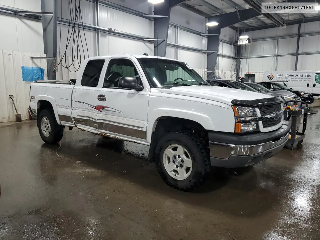 2005 Chevrolet Silverado K1500 VIN: 1GCEK19BX5E171861 Lot: 64372164