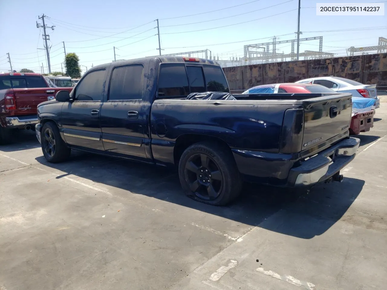 2005 Chevrolet Silverado C1500 VIN: 2GCEC13T951142237 Lot: 64557564