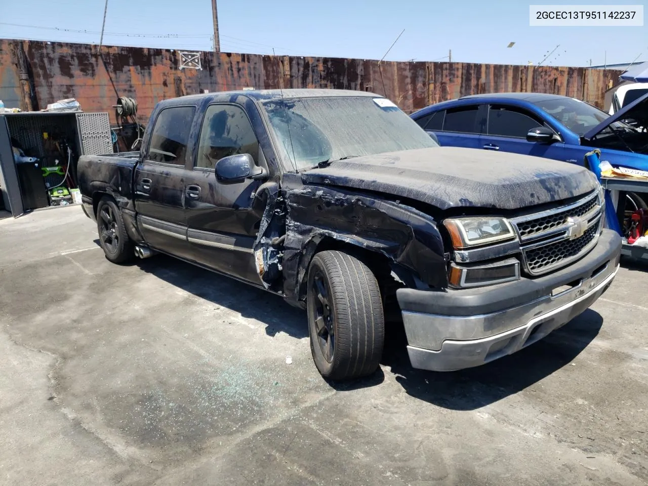 2005 Chevrolet Silverado C1500 VIN: 2GCEC13T951142237 Lot: 64557564