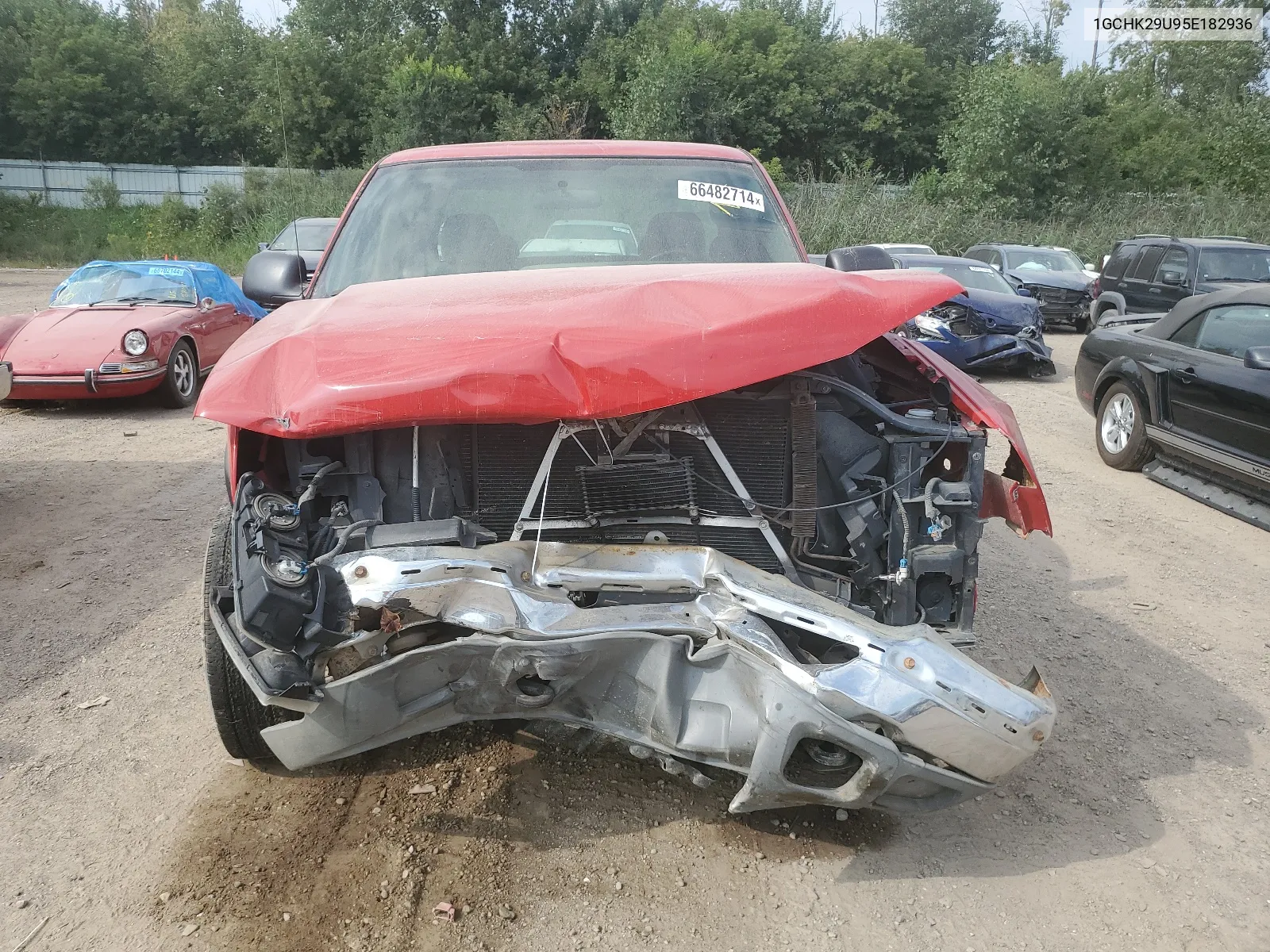 2005 Chevrolet Silverado K2500 Heavy Duty VIN: 1GCHK29U95E182936 Lot: 66482714