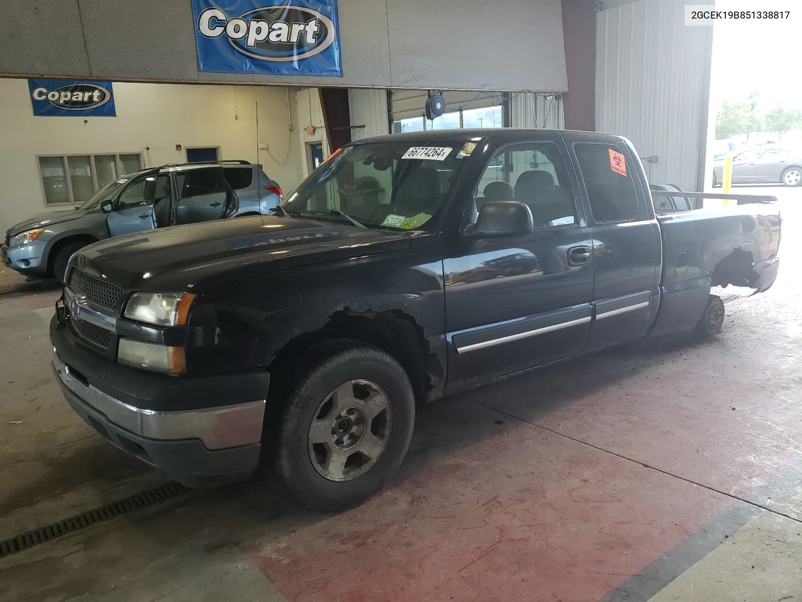 2005 Chevrolet Silverado K1500 VIN: 2GCEK19B851338817 Lot: 66774264