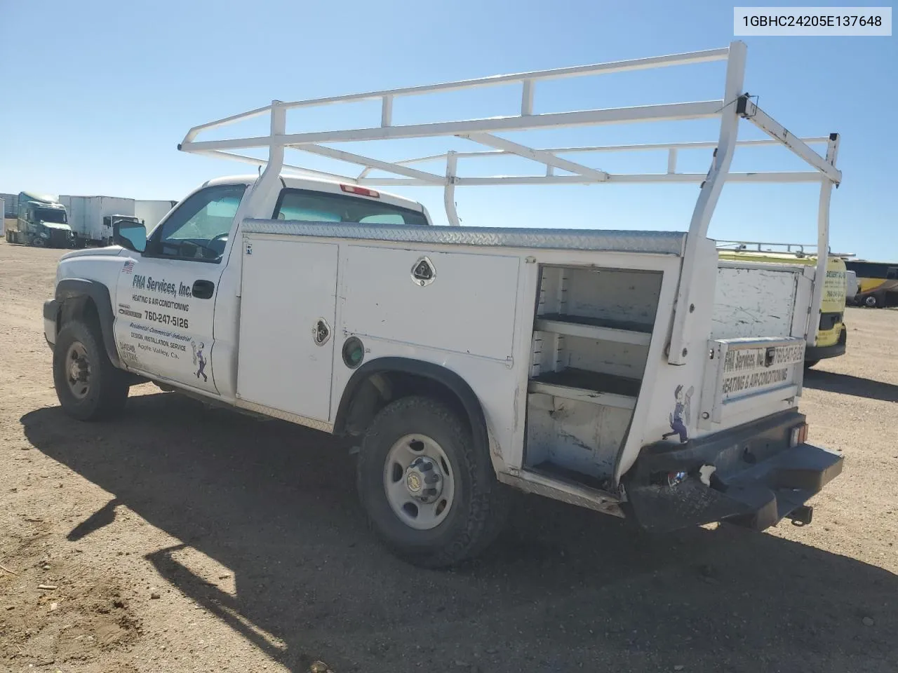 2005 Chevrolet Silverado C2500 Heavy Duty VIN: 1GBHC24205E137648 Lot: 69012944