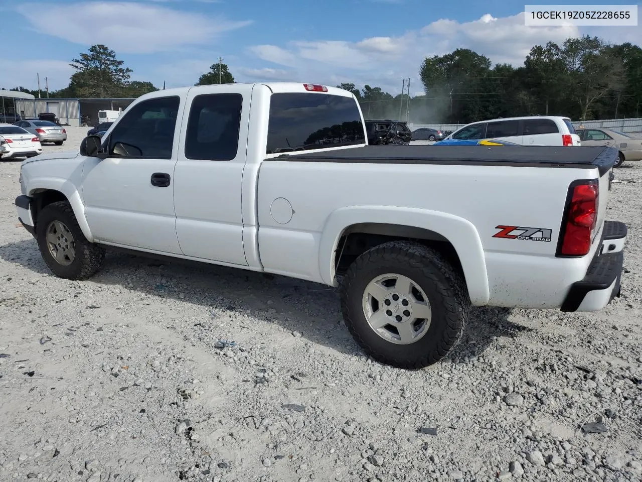 2005 Chevrolet Silverado K1500 VIN: 1GCEK19Z05Z228655 Lot: 70174934