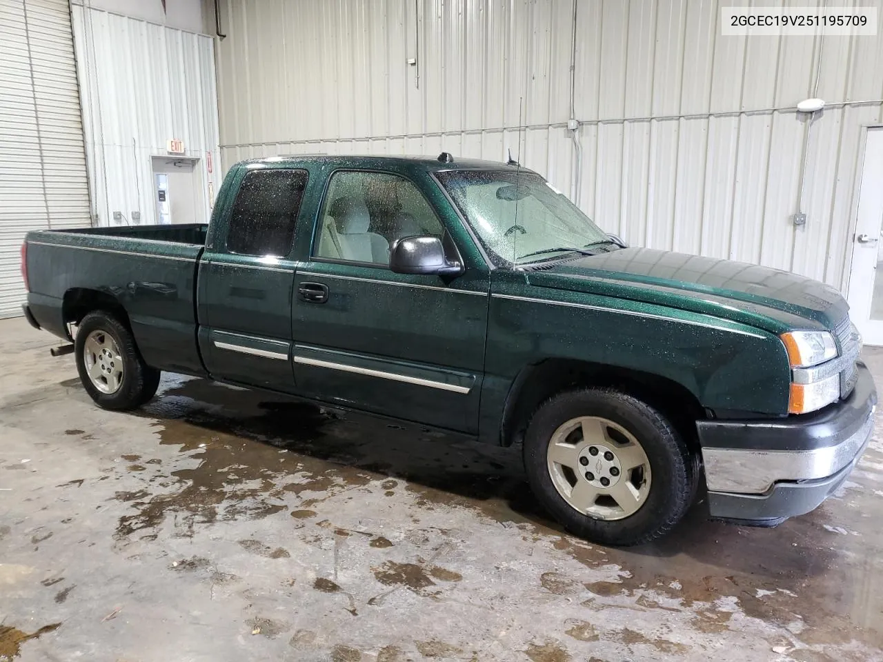 2005 Chevrolet Silverado C1500 VIN: 2GCEC19V251195709 Lot: 70521954