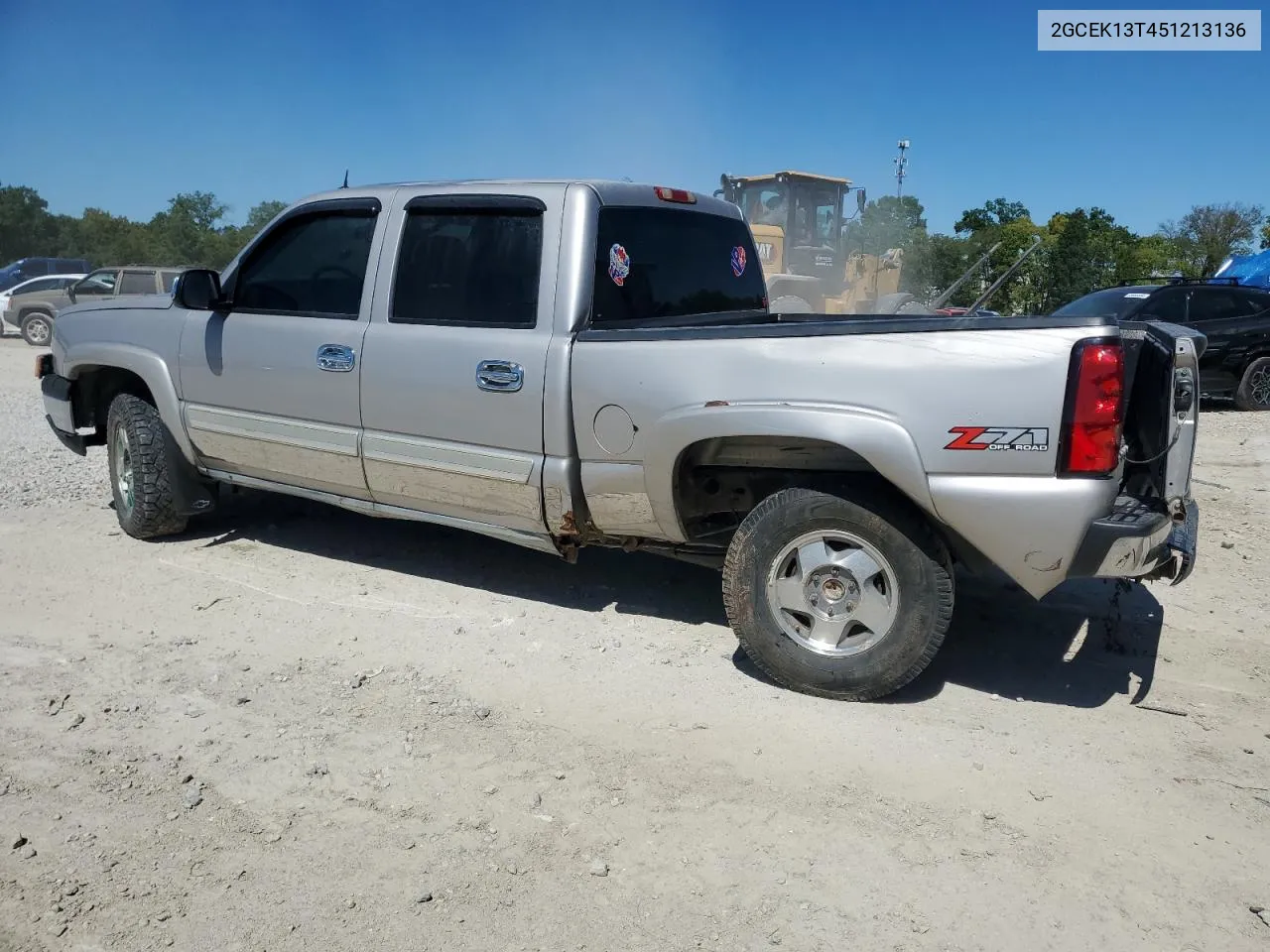 2005 Chevrolet Silverado K1500 VIN: 2GCEK13T451213136 Lot: 70577374