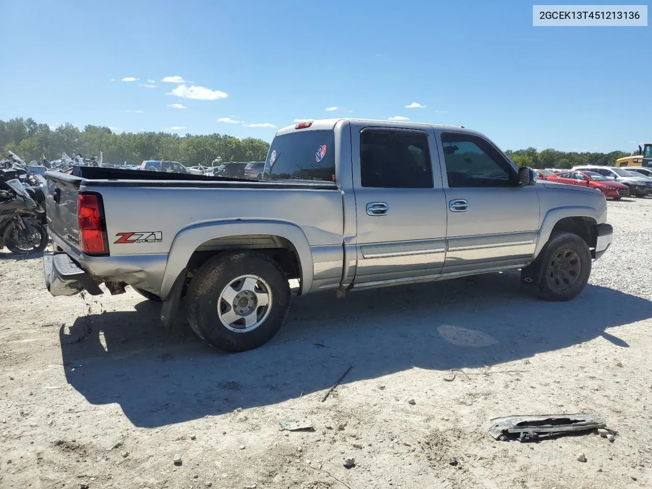 2005 Chevrolet Silverado K1500 VIN: 2GCEK13T451213136 Lot: 70577374