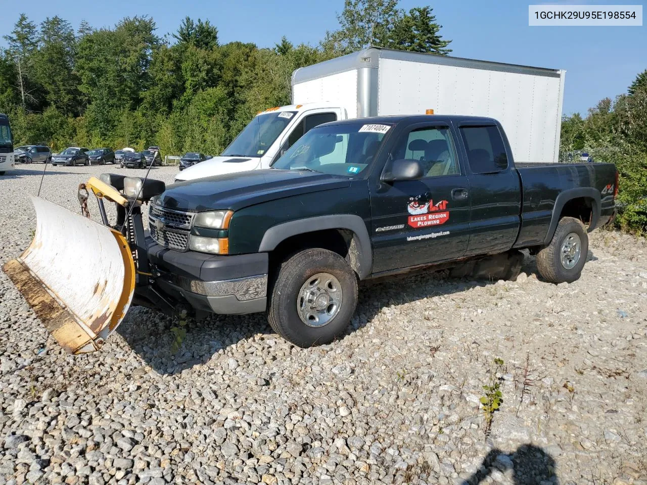 2005 Chevrolet Silverado K2500 Heavy Duty VIN: 1GCHK29U95E198554 Lot: 71074004