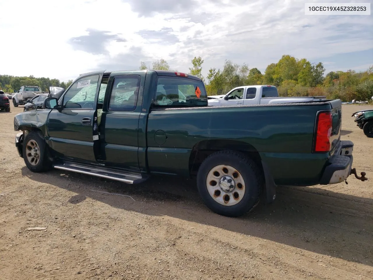 2005 Chevrolet Silverado C1500 VIN: 1GCEC19X45Z328253 Lot: 71990024