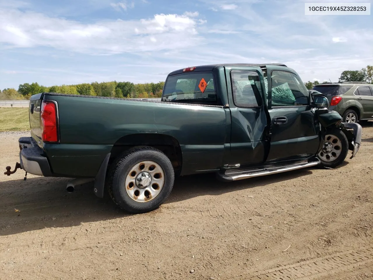 2005 Chevrolet Silverado C1500 VIN: 1GCEC19X45Z328253 Lot: 71990024