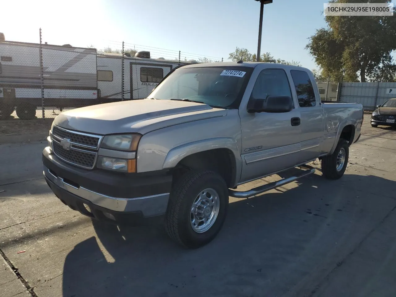 2005 Chevrolet Silverado K2500 Heavy Duty VIN: 1GCHK29U95E198005 Lot: 72747274