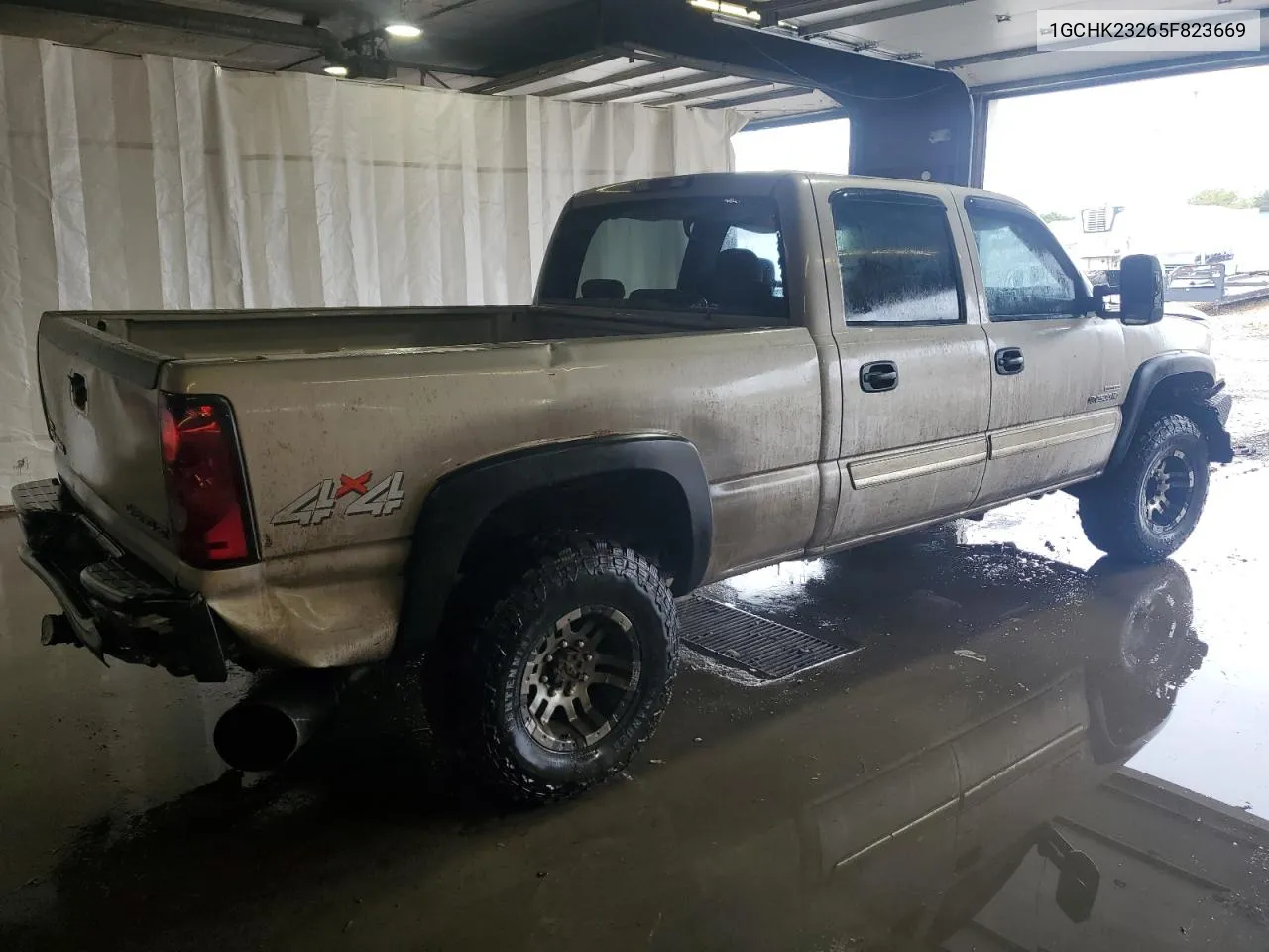 2005 Chevrolet Silverado K2500 Heavy Duty VIN: 1GCHK23265F823669 Lot: 73110144