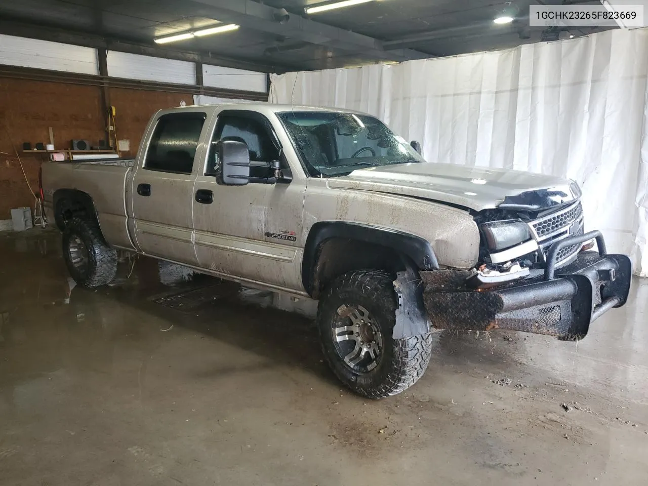 2005 Chevrolet Silverado K2500 Heavy Duty VIN: 1GCHK23265F823669 Lot: 73110144