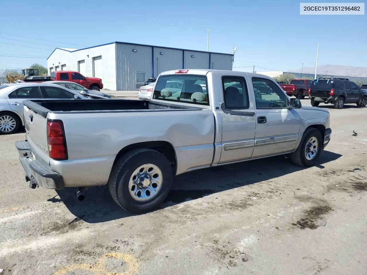 2005 Chevrolet Silverado C1500 VIN: 2GCEC19T351296482 Lot: 74250994