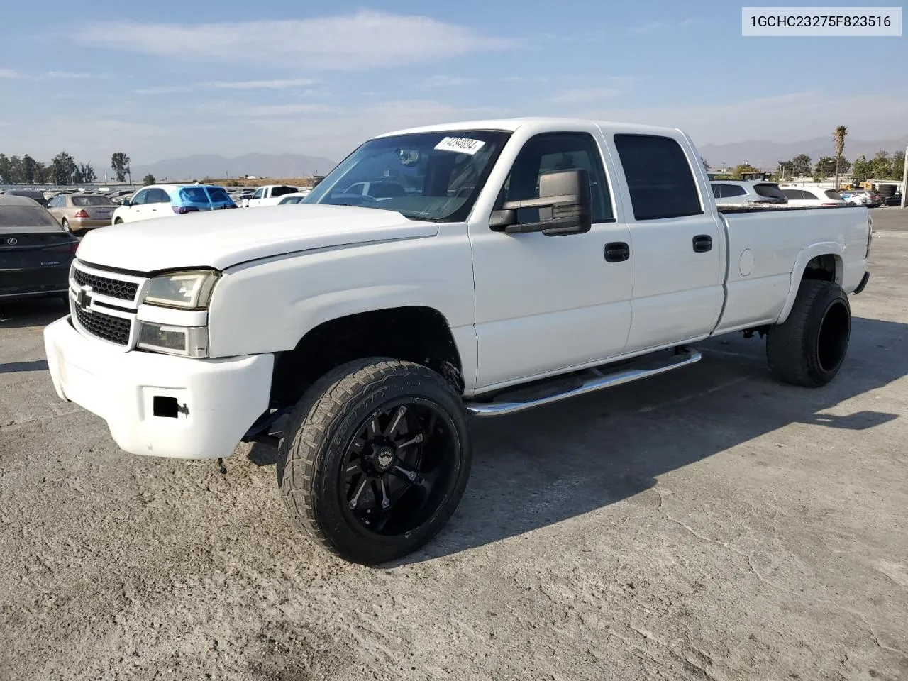 2005 Chevrolet Silverado C2500 Heavy Duty VIN: 1GCHC23275F823516 Lot: 74294894