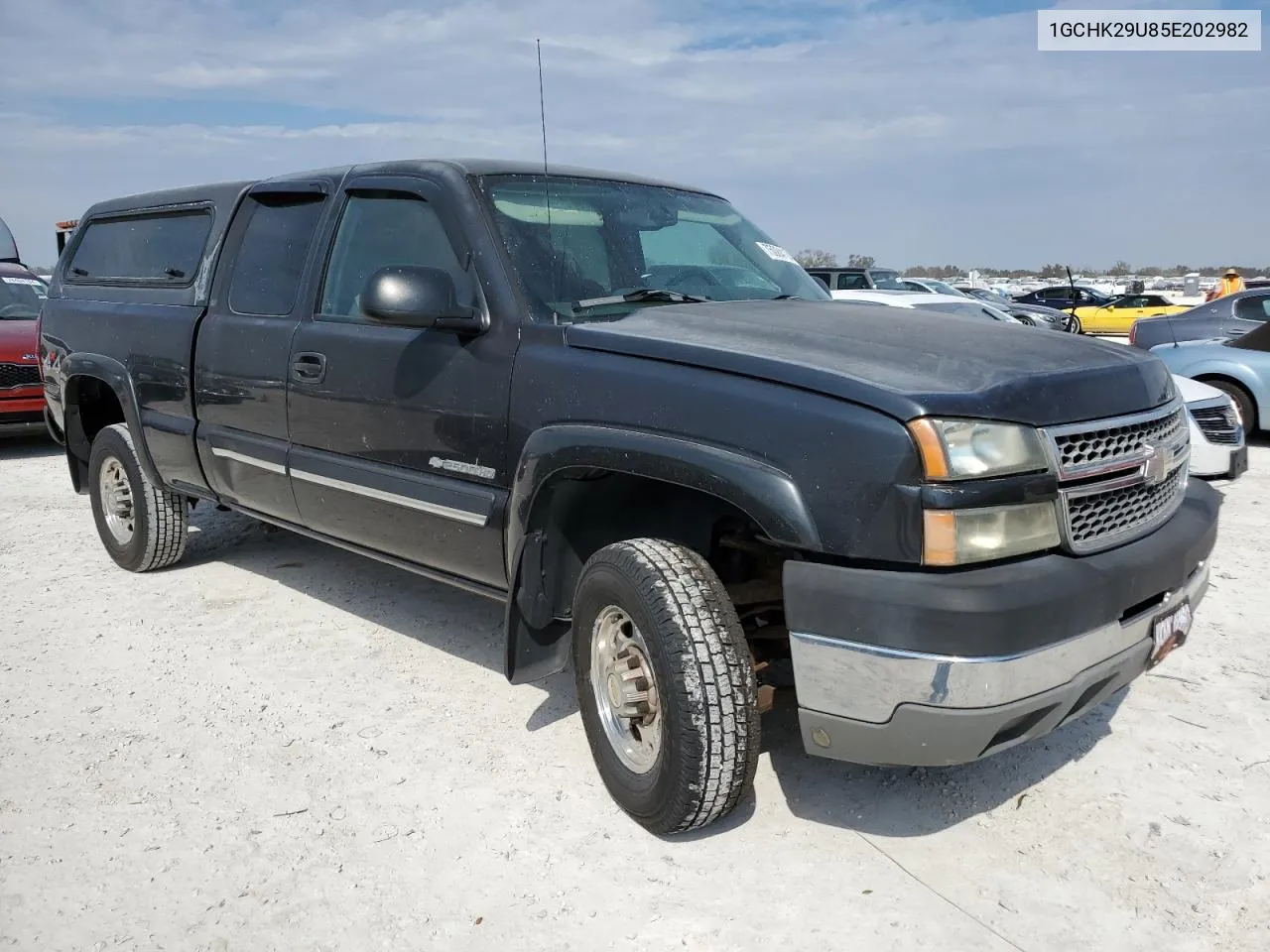 2005 Chevrolet Silverado K2500 Heavy Duty VIN: 1GCHK29U85E202982 Lot: 75084134