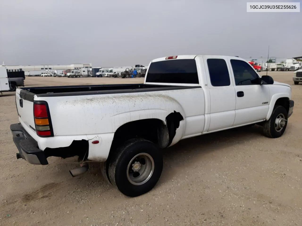 2005 Chevrolet Silverado C3500 VIN: 1GCJC39U35E255626 Lot: 75616634