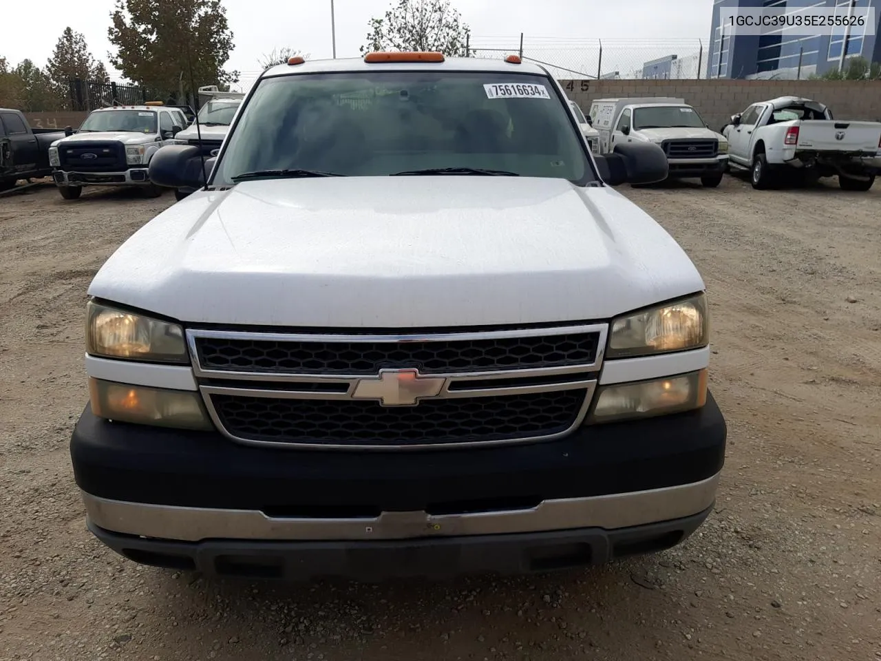 2005 Chevrolet Silverado C3500 VIN: 1GCJC39U35E255626 Lot: 75616634