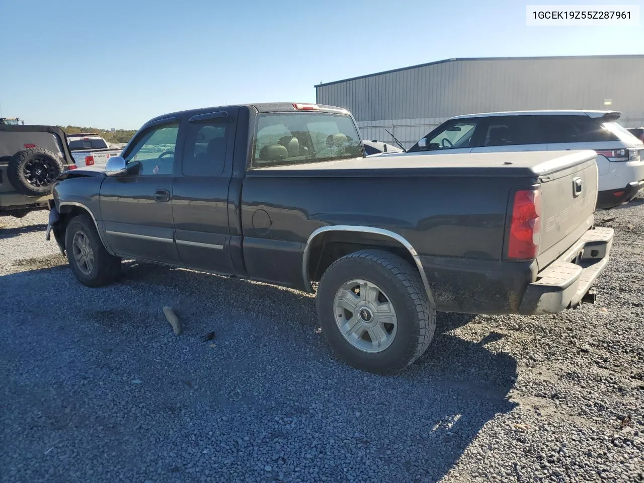 2005 Chevrolet Silverado K1500 VIN: 1GCEK19Z55Z287961 Lot: 75633334