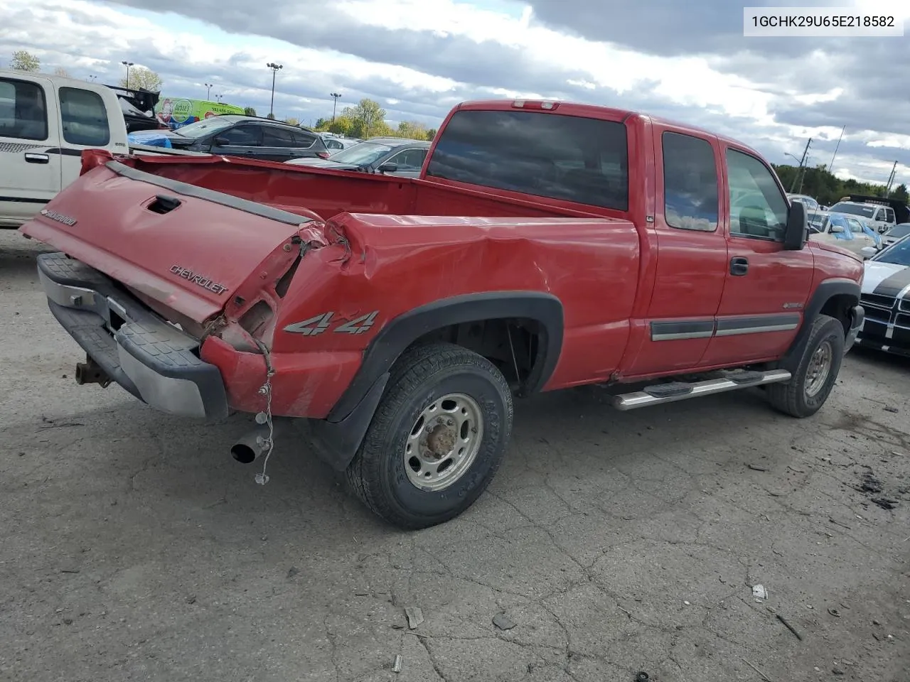 2005 Chevrolet Silverado K2500 Heavy Duty VIN: 1GCHK29U65E218582 Lot: 75883604