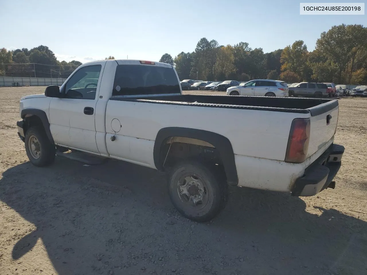 2005 Chevrolet Silverado C2500 Heavy Duty VIN: 1GCHC24U85E200198 Lot: 75884104