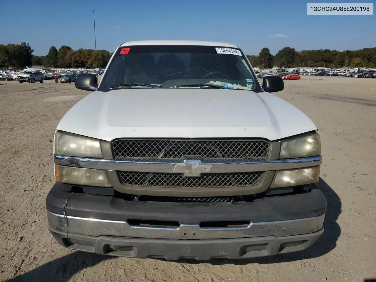 2005 Chevrolet Silverado C2500 Heavy Duty VIN: 1GCHC24U85E200198 Lot: 75884104