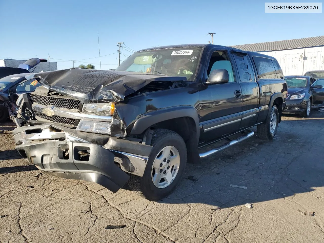 2005 Chevrolet Silverado K1500 VIN: 1GCEK19BX5E289070 Lot: 76607344