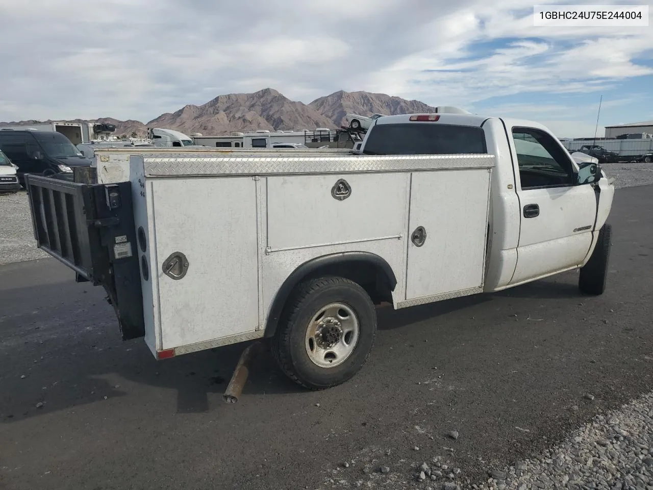 2005 Chevrolet Silverado C2500 Heavy Duty VIN: 1GBHC24U75E244004 Lot: 77148004