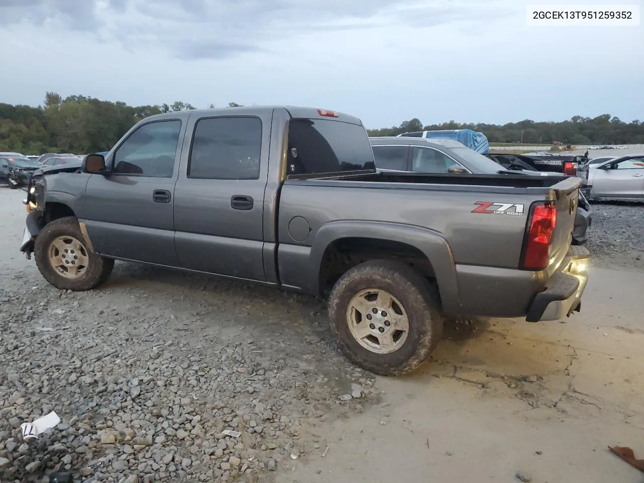 2005 Chevrolet Silverado K1500 VIN: 2GCEK13T951259352 Lot: 77305914