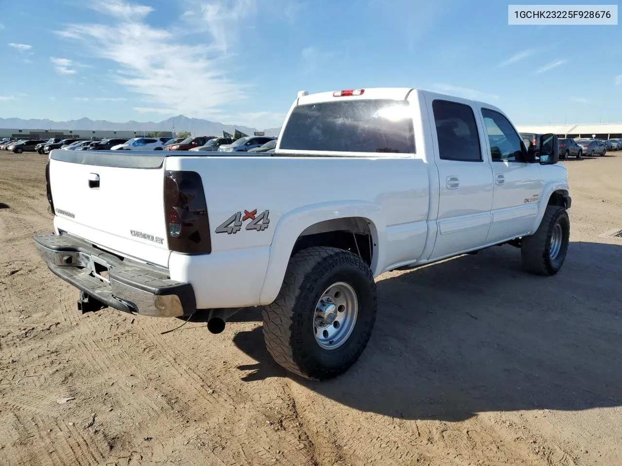 2005 Chevrolet Silverado K2500 Heavy Duty VIN: 1GCHK23225F928676 Lot: 77489254