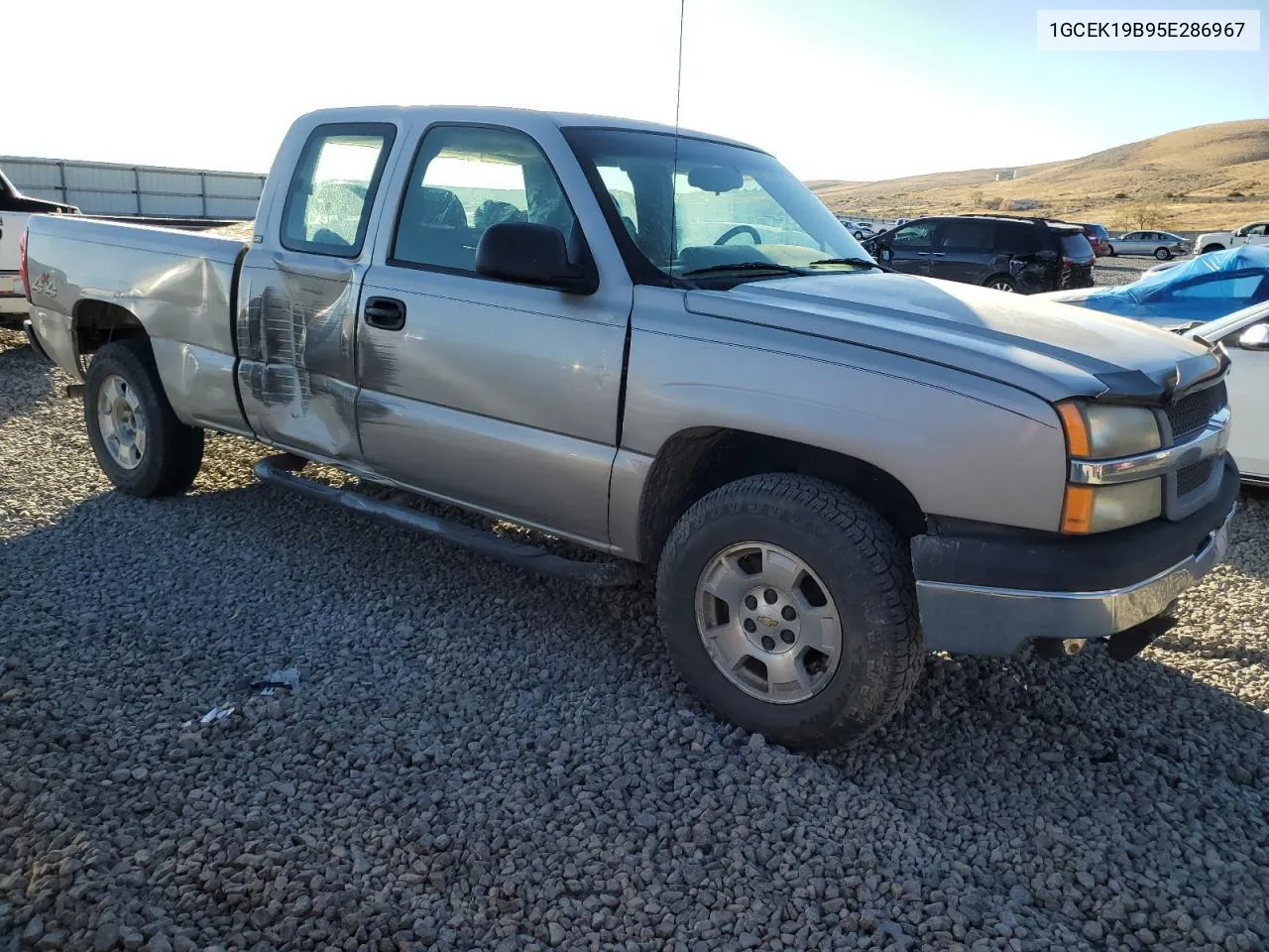 2005 Chevrolet Silverado K1500 VIN: 1GCEK19B95E286967 Lot: 79692494